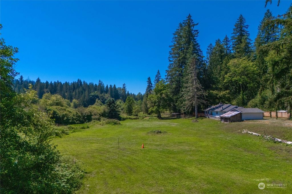 Photo of 30621 SE 31st Street, Fall City, WA 98024 (MLS # 2252063)