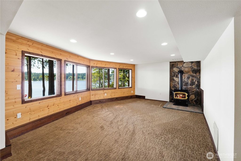 listing image 9366931877908860063