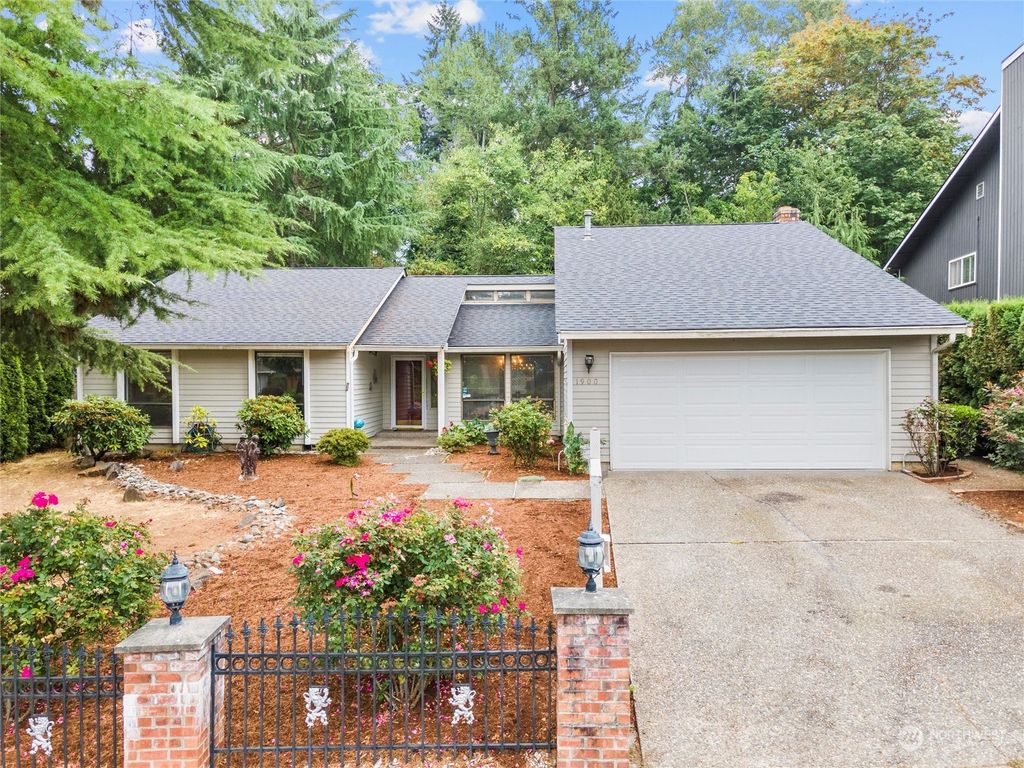 Photo of 1900 SE Rolling Hills Avenue, Renton, WA 98055 (MLS # 2155866)