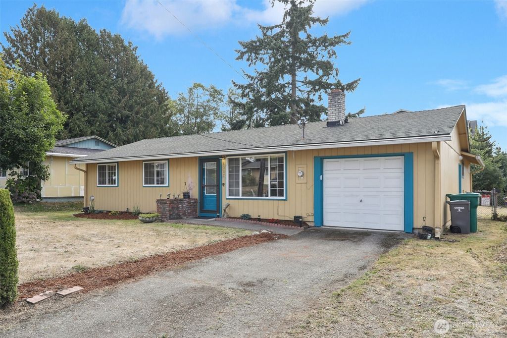 Photo of 1027 S 317th Street, Federal Way, WA 98003 (MLS # 2437303)