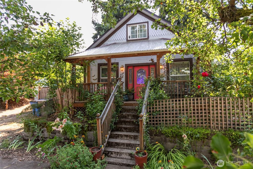 Photo of 1901 Grant Street, Vancouver, WA 98660 (MLS # 2552818)