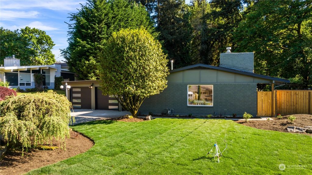 Photo of 3203 103rd Place NE, Bellevue, WA 98004 (MLS # 2235038)