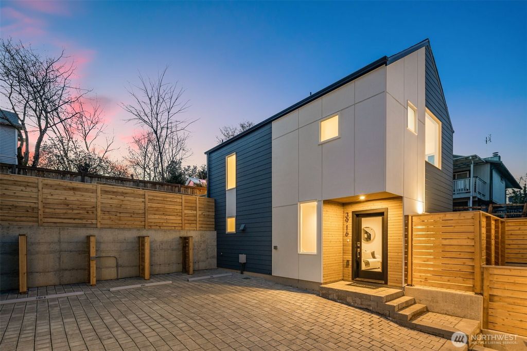 Photo of 3916 S Juneau Street, Seattle, WA 98118 (MLS # 2501093)