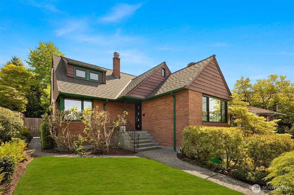 Photo of 6536 46th Avenue NE, Seattle, WA 98115 (MLS # 2370849)