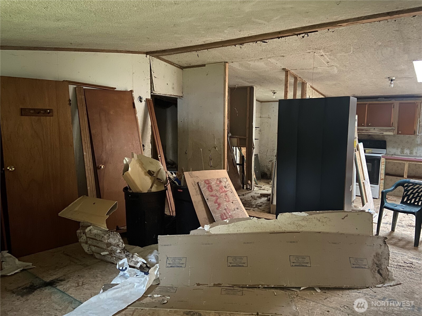 11 NE Davey Jones Ct