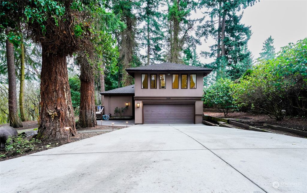 Photo of 3410 74th Avenue SE, Mercer Island, WA 98040 (MLS # 2194026)