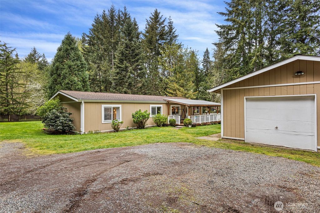 Photo of 10407 206th Avenue NE, Redmond, WA 98053 (MLS # 2512792)