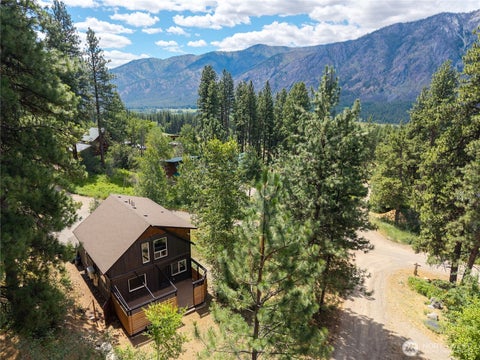 Photo of 32 Crabapple Road, Winthrop, WA 98862 (MLS # 2549417)