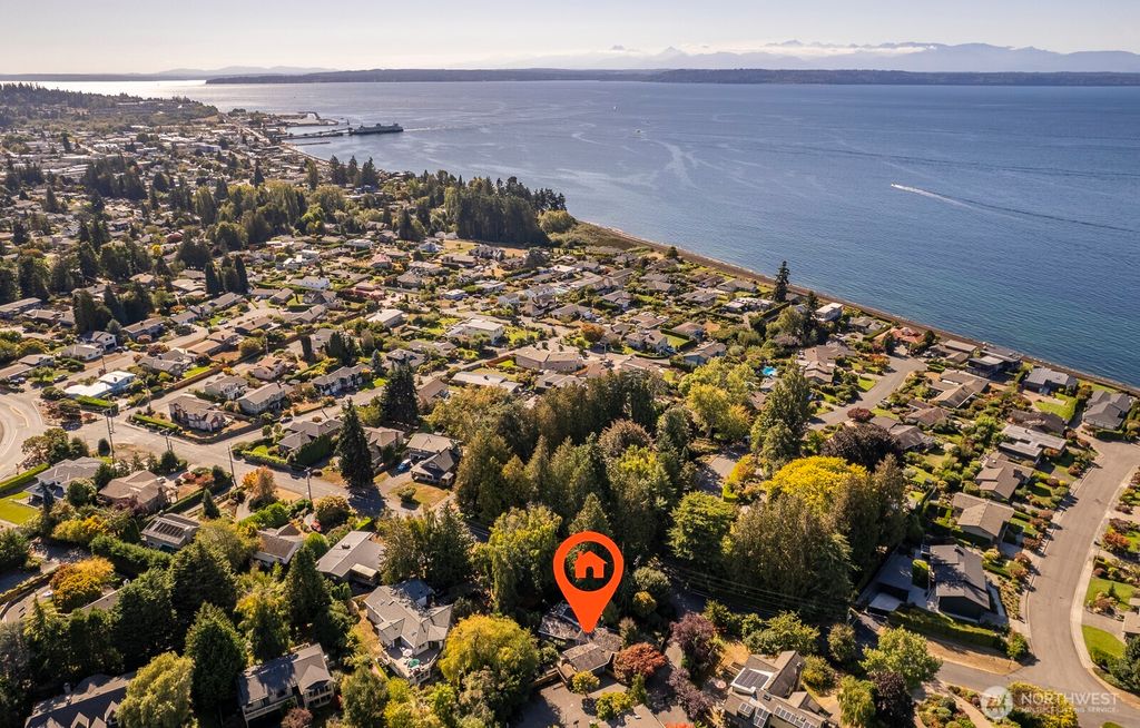 Photo of 1514 9th Avenue N, Edmonds, WA 98020 (MLS # 2435172)