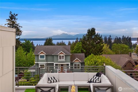 Photo of 12002 Greenwood Avenue N, Seattle, WA 98133 (MLS # 2522747)