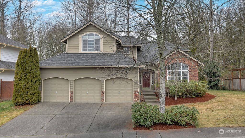 Photo of 14652 SE 195th Place, Renton, WA 98058 (MLS # 2321297)