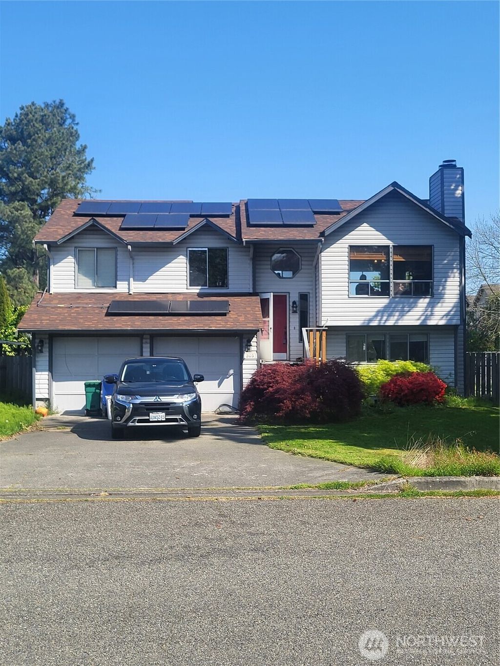 Photo of 305 Butte Place, Pacific, WA 98047 (MLS # 2349116)