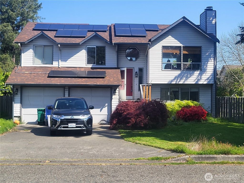 Photo of 305 Butte Place, Pacific, WA 98047 (MLS # 2349116)