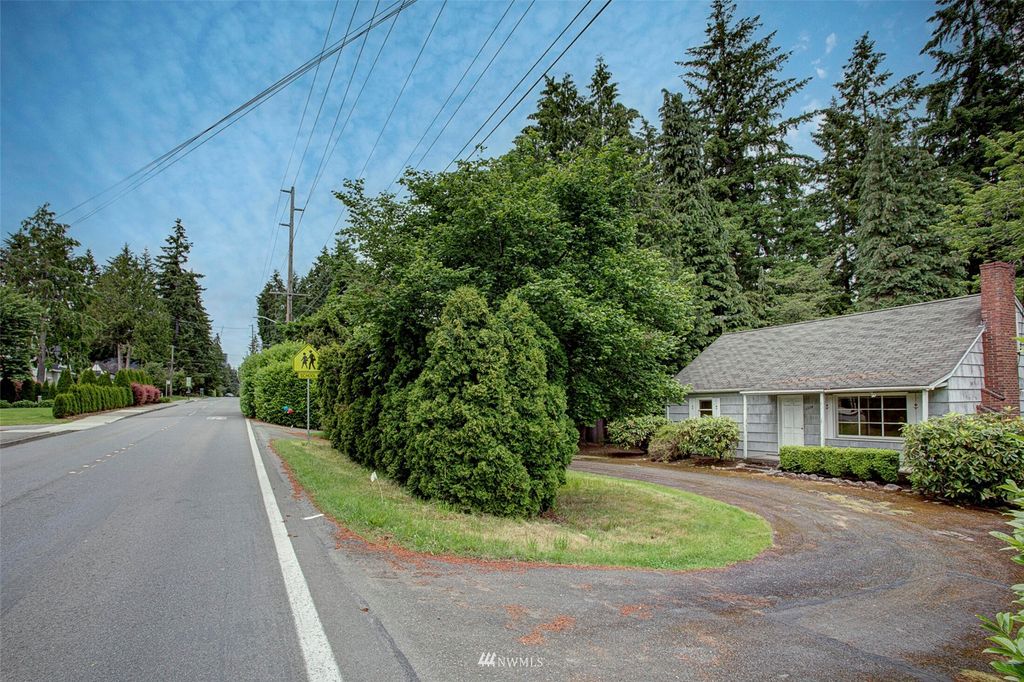 Photo of 1224 108th Avenue SE, Bellevue, WA 98004 (MLS # 1958587)