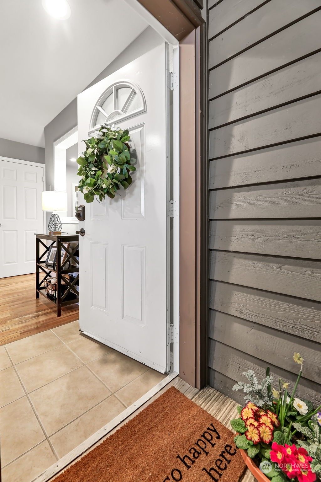 Photo of 126 Avenue C #202, Snohomish, WA 98290 (MLS # 2034549)