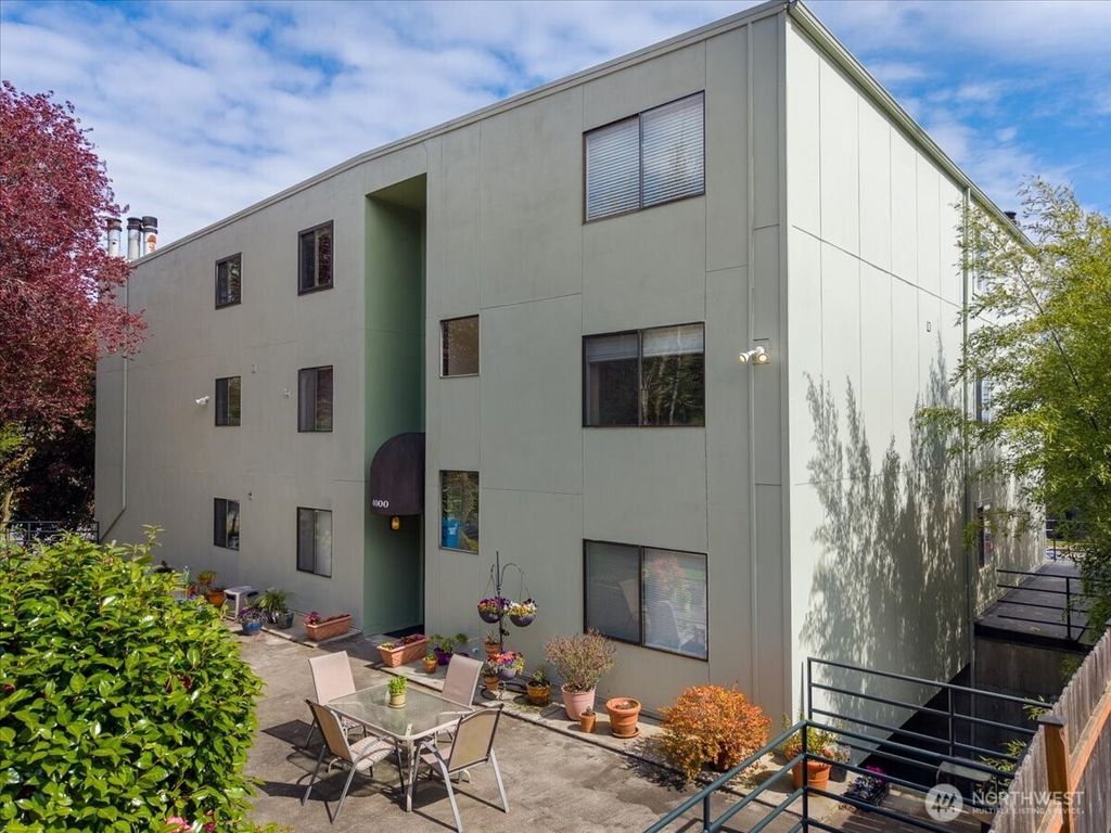 Photo of 4000 24th Avenue W #202, Seattle, WA 98199 (MLS # 2511789)