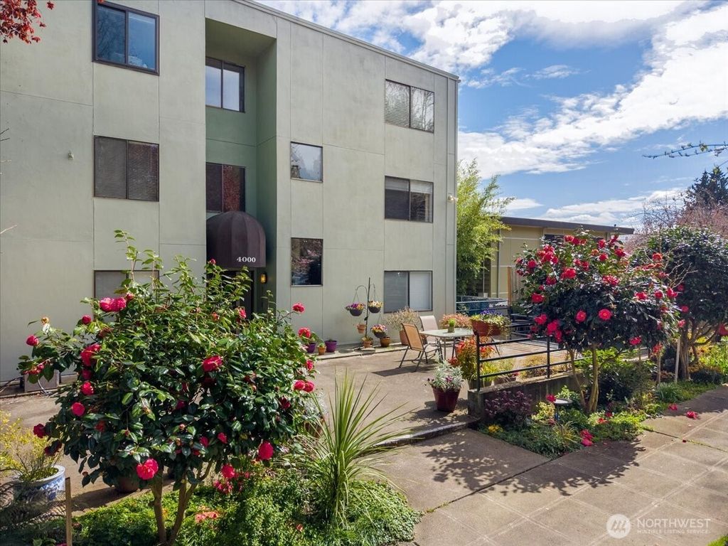 Photo of 4000 24th Avenue W #202, Seattle, WA 98199 (MLS # 2511789)