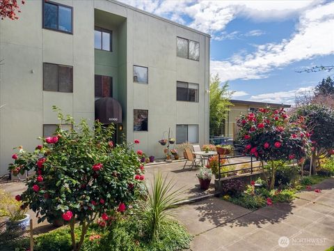 Photo of 4000 24th Avenue W #202, Seattle, WA 98199 (MLS # 2511789)