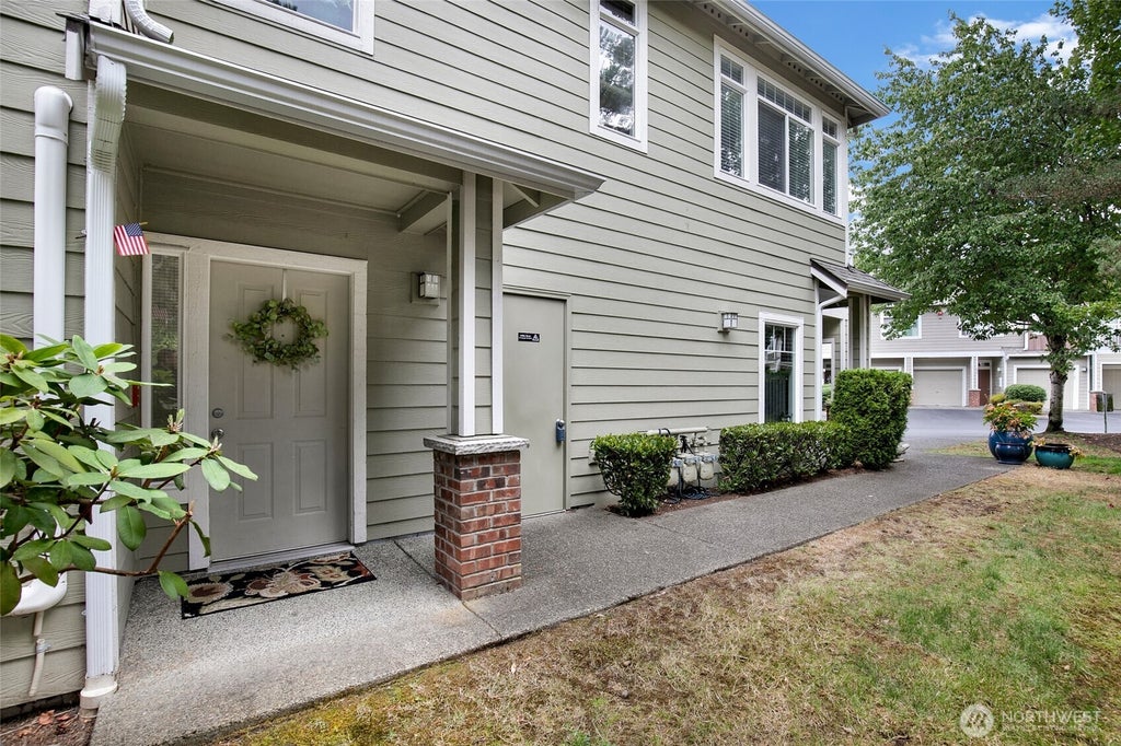 Photo of 595 241st Lane SE, Sammamish, WA 98074 (MLS # 2575462)