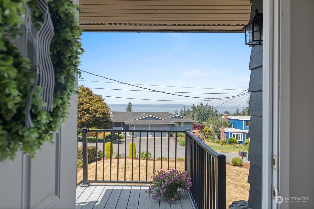 Photo of 3204 52nd Place SW, Everett, WA 98203 (MLS # 2127317)