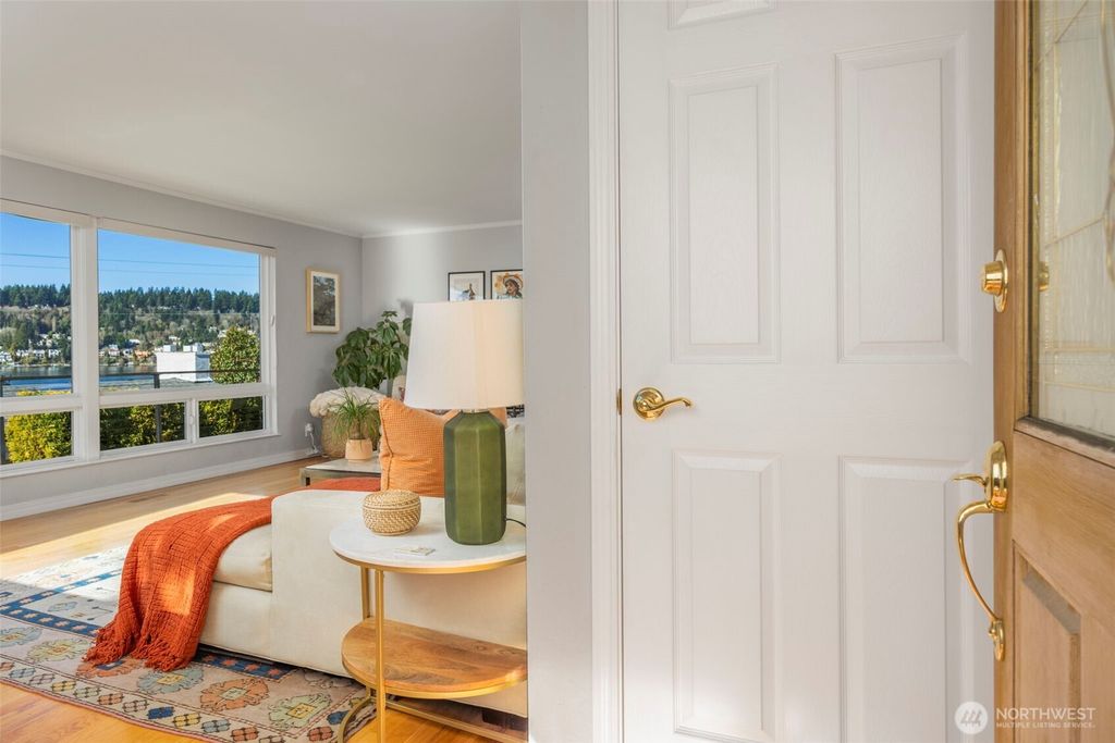 Photo of 904 N 36th Street, Renton, WA 98056 (MLS # 2479107)