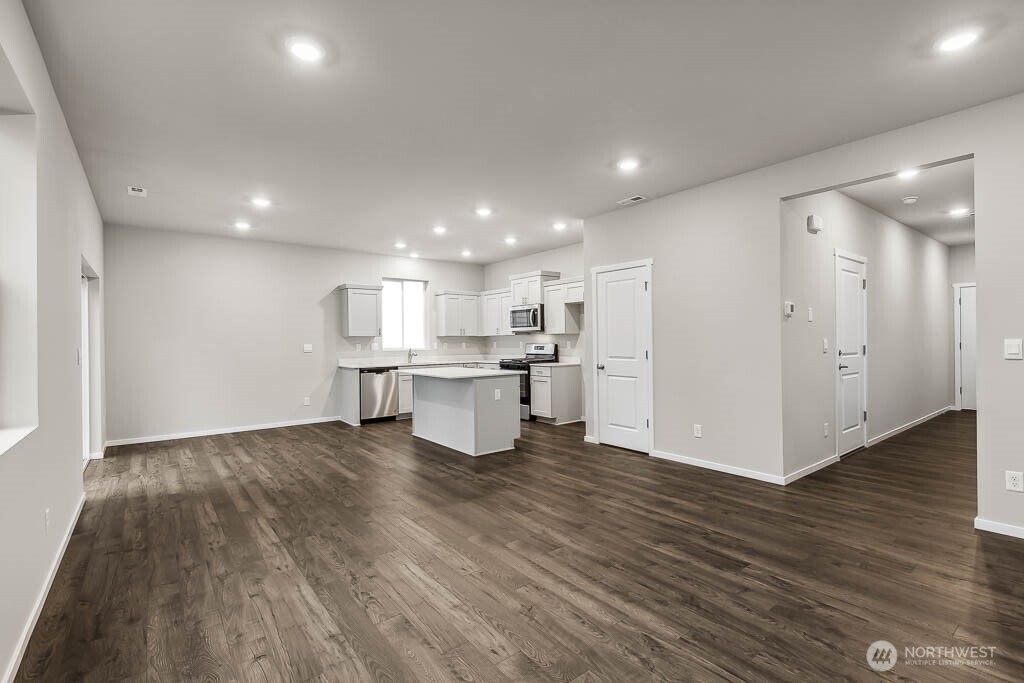 5860 Ivanoff Lane SW 15
