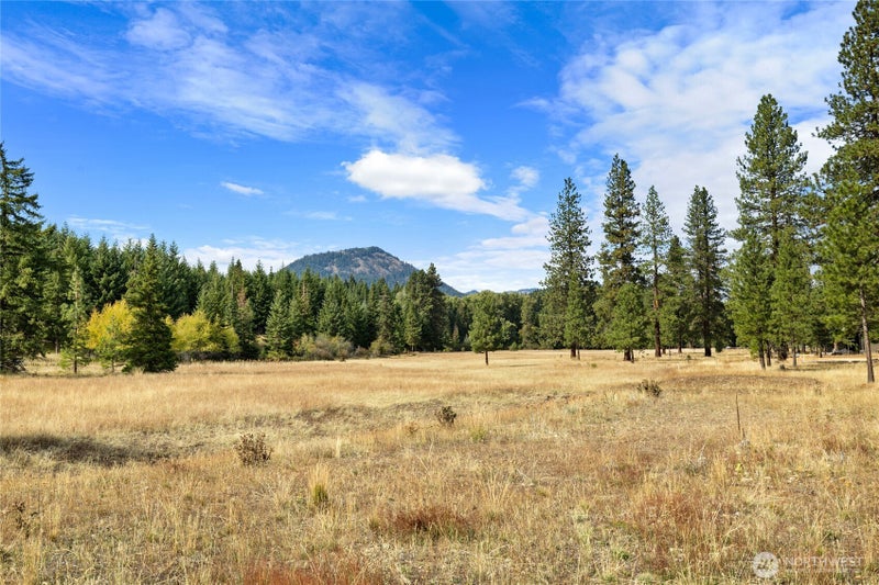 27 Domerie Park Loop