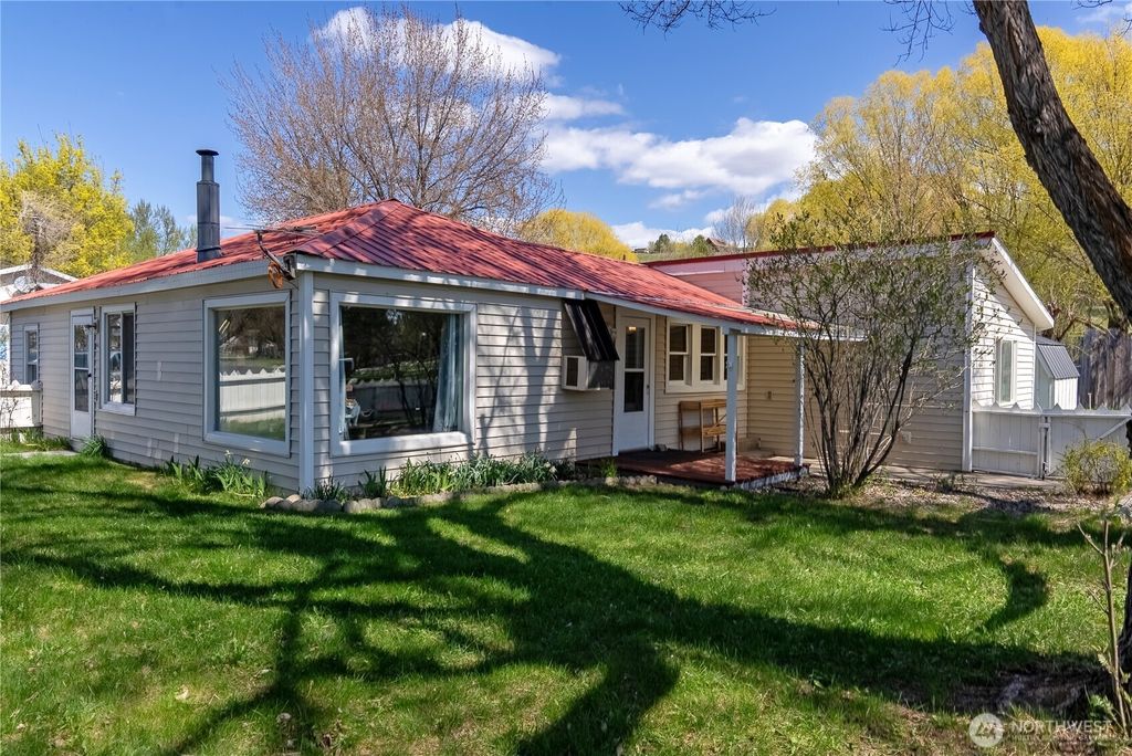 Photo of 274 Corral Street, Winthrop, WA 98862 (MLS # 2510176)