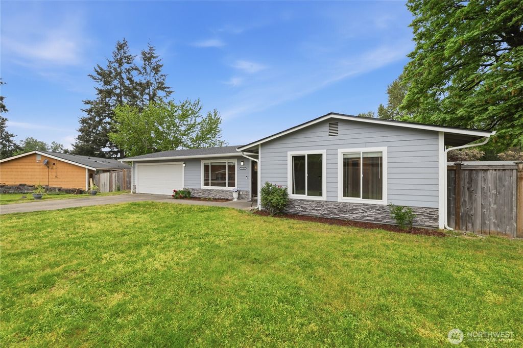 Photo of 11106 SE 225th Court, Kent, WA 98031 (MLS # 2513903)