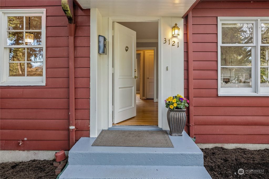 Photo of 3121 NE 84th Street, Seattle, WA 98115 (MLS # 2198480)