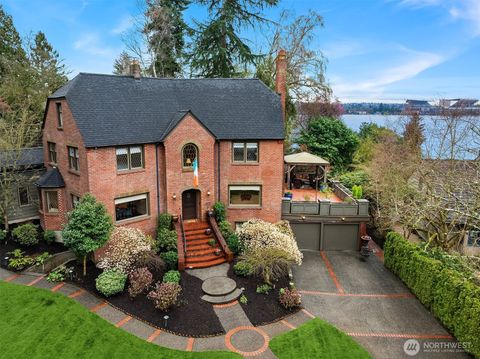 Photo of 3333 43rd Avenue NE, Seattle, WA 98105 (MLS # 2489198)