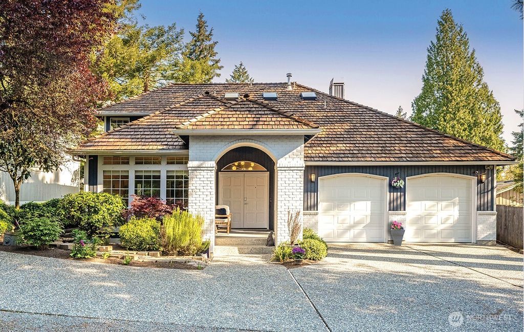 Photo of 1536 3rd Street, Kirkland, WA 98033 (MLS # 2359229)