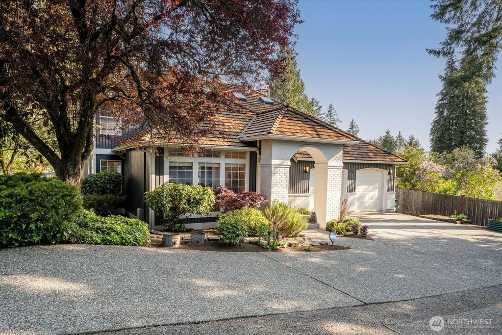 Photo of 1536 3rd Street, Kirkland, WA 98033 (MLS # 2359229)