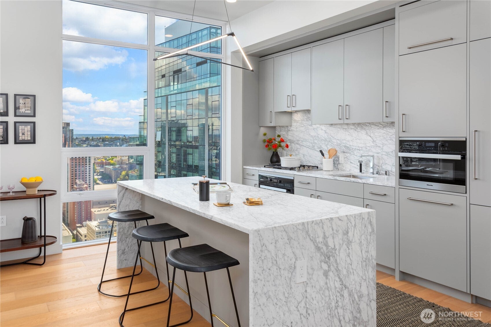 121 Stewart Street 3702