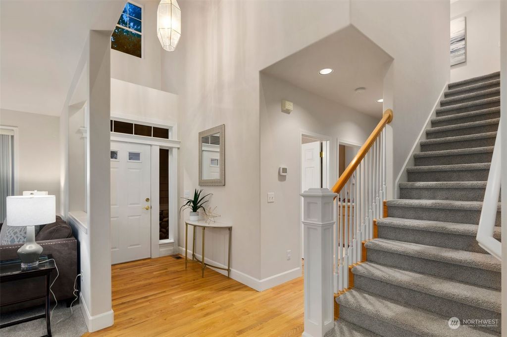 Photo of 514 2nd Avenue S, Kirkland, WA 98033 (MLS # 2047781)