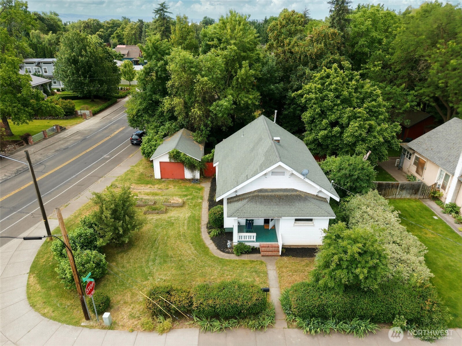884 Pleasant Street