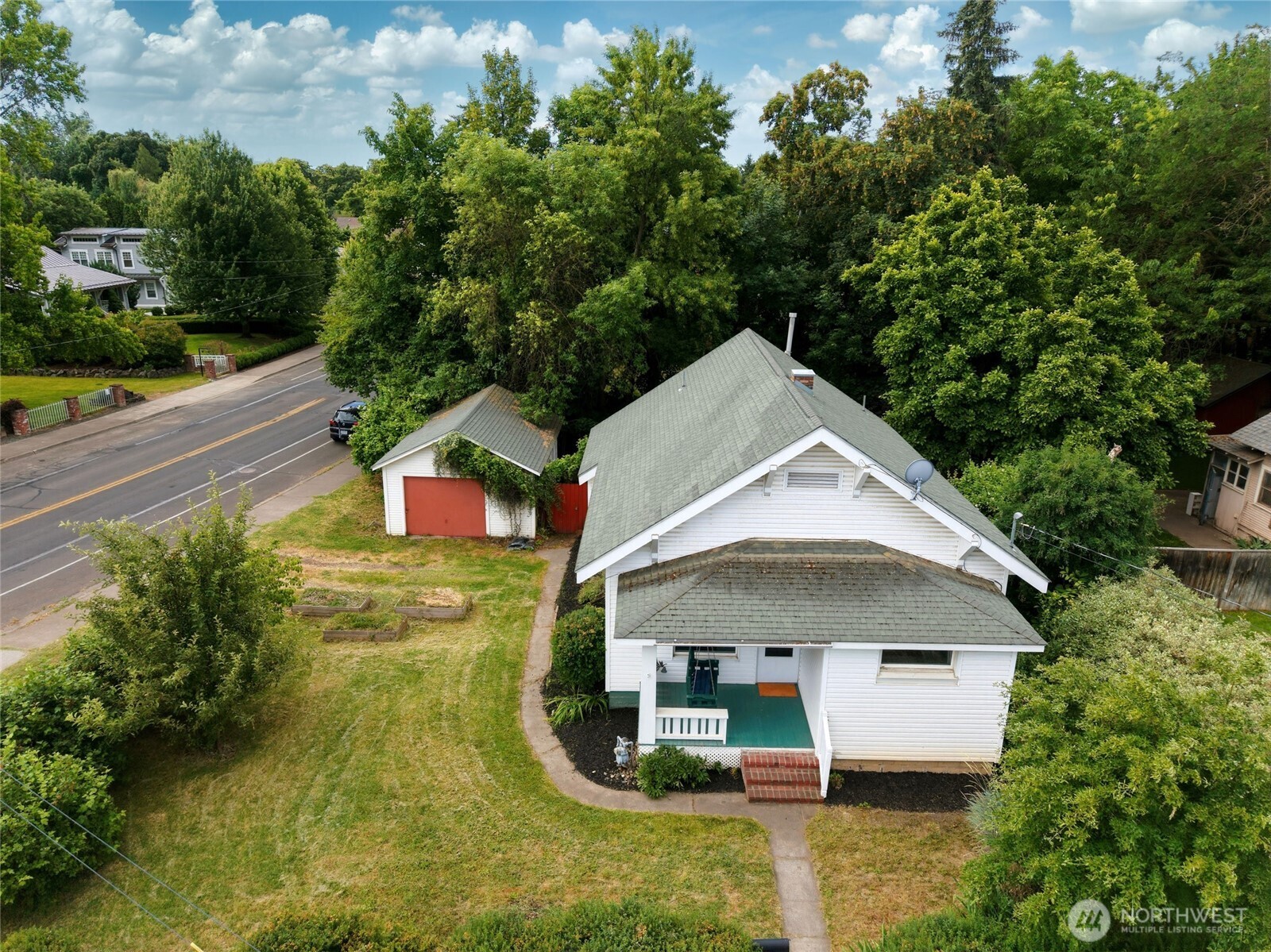 884 Pleasant Street