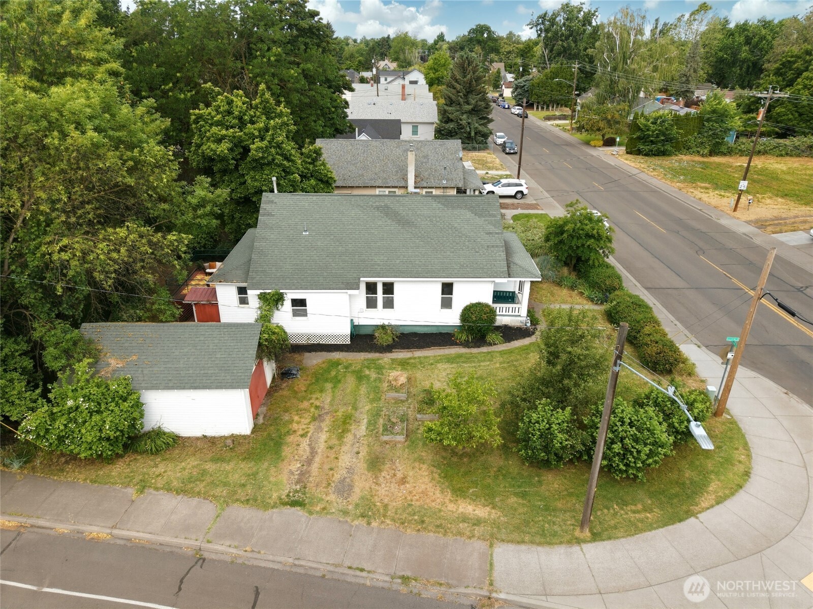 884 Pleasant Street
