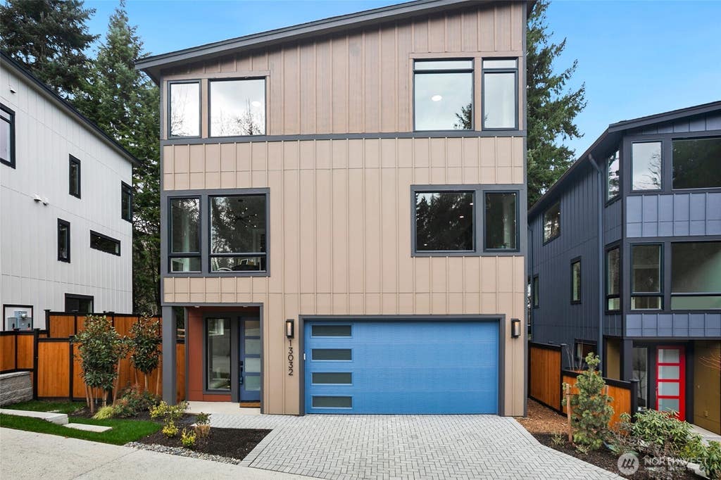 Photo of 13032 SE 19th Court, Bellevue, WA 98005 (MLS # 2553167)