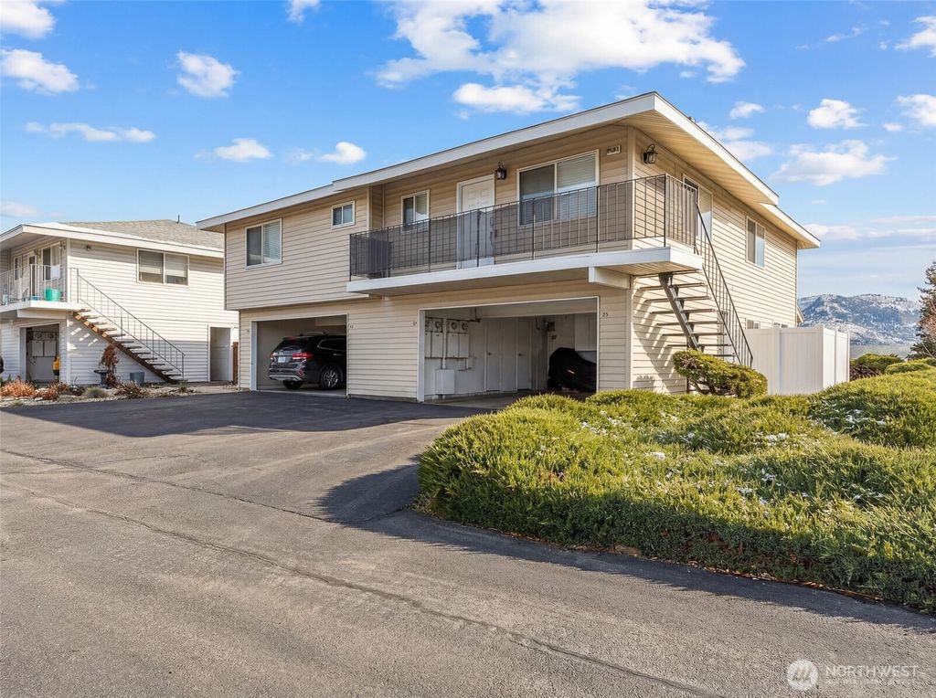 Photo of 100 Simon Street #30, East Wenatchee, WA 98802 (MLS # 2482030)