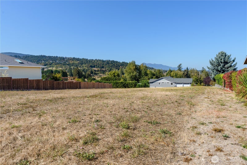 440 Morgison Loop
