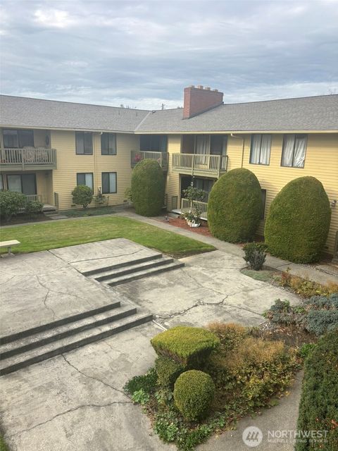 Photo of 310 S 11th St #204, Mount Vernon, WA 98274 (MLS # 2448398) Photo of 310 S 11th St #204, Mount Vernon, WA 98274 (MLS # 2448398)
