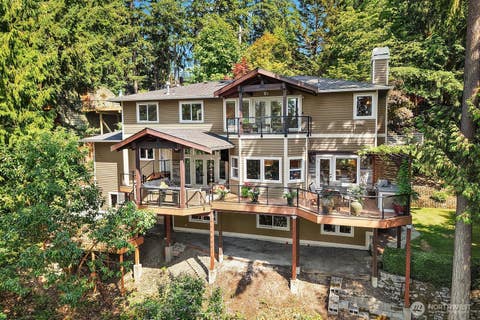 Photo of 949 207th Avenue NE, Sammamish, WA 98074 (MLS # 2563453)
