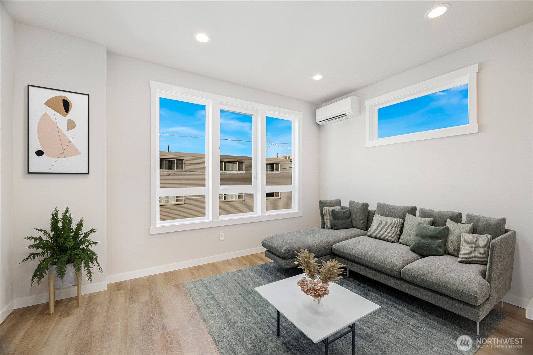 2817 Franklin Avenue E B