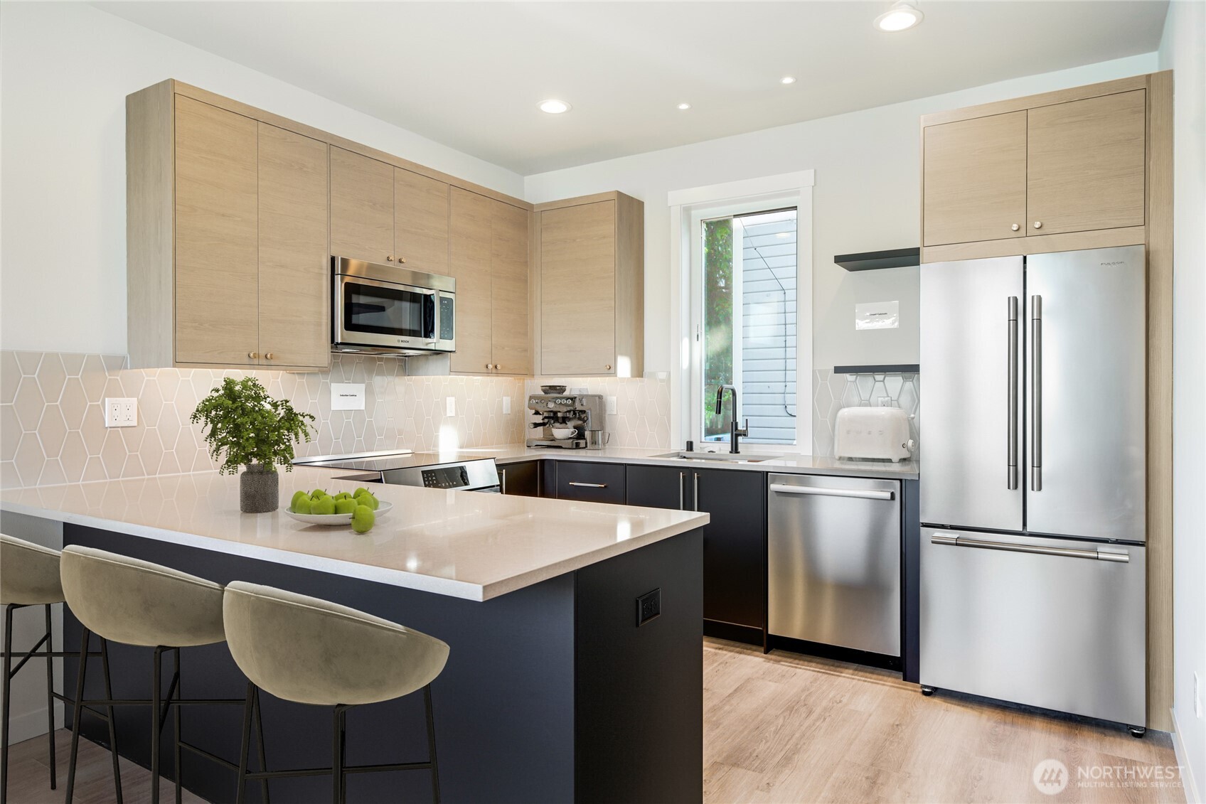 2817 Franklin Avenue E B