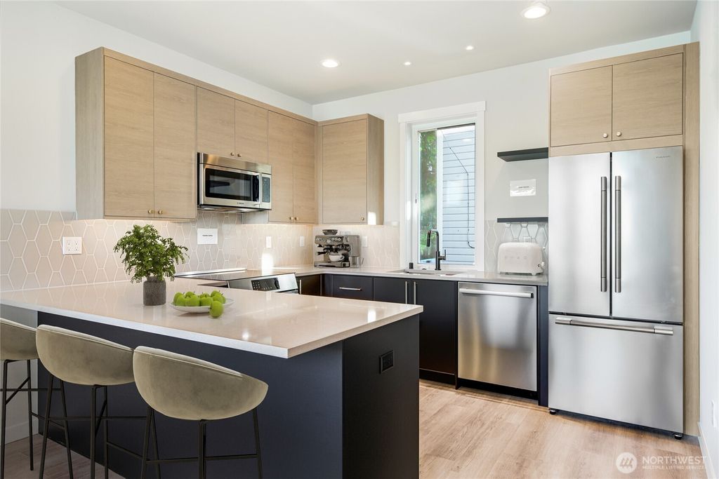 Photo of 2817 Franklin Avenue E #B, Seattle, WA 98102 (MLS # 2459244)