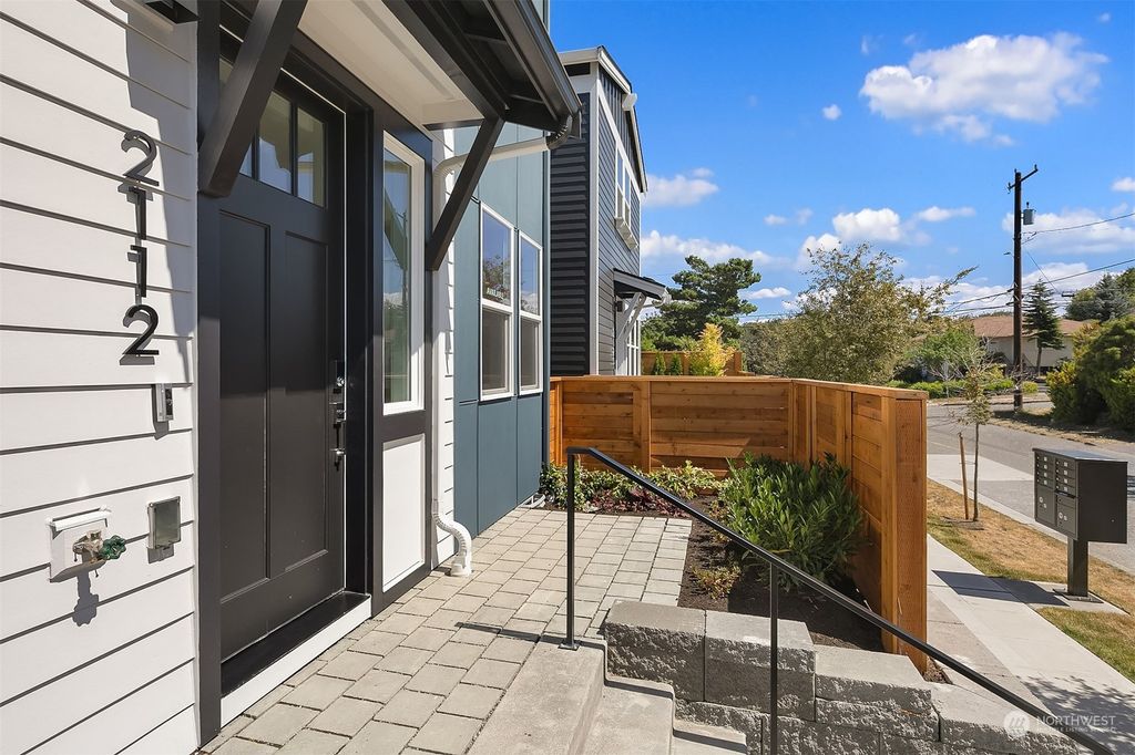 Photo of 2112 S Bayview Street, Seattle, WA 98144 (MLS # 2162090)