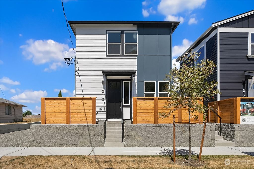 Photo of 2112 S Bayview Street, Seattle, WA 98144 (MLS # 2162090)