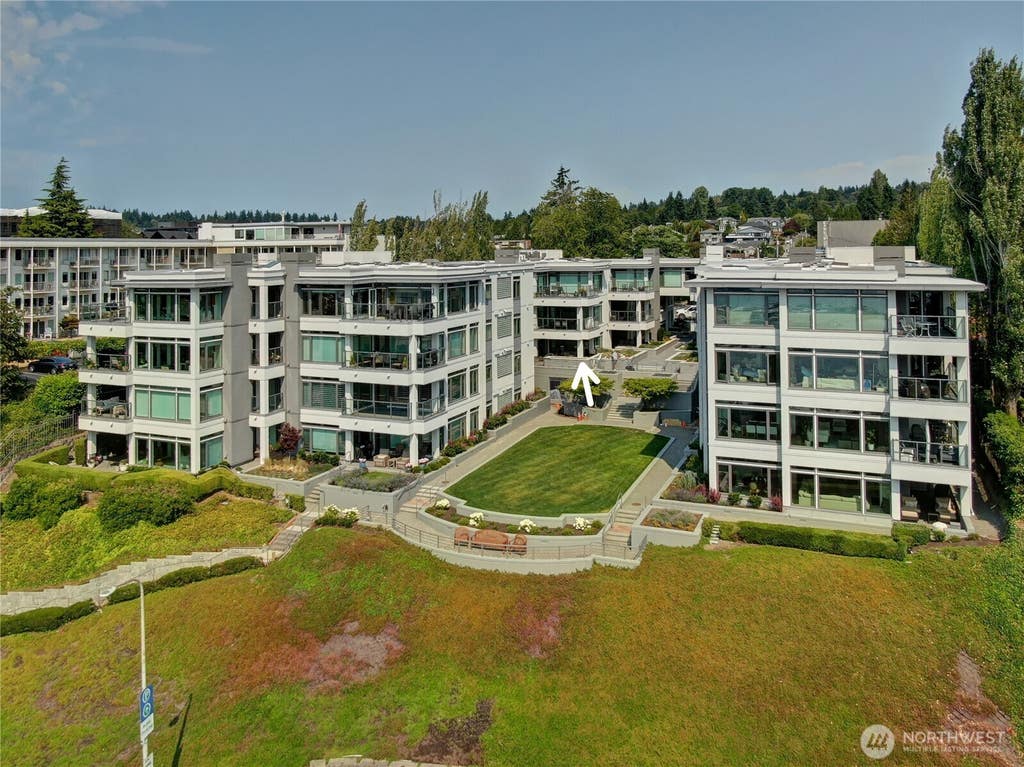Photo of 225 2nd Street S #A2, Kirkland, WA 98033 (MLS # 2556484)
