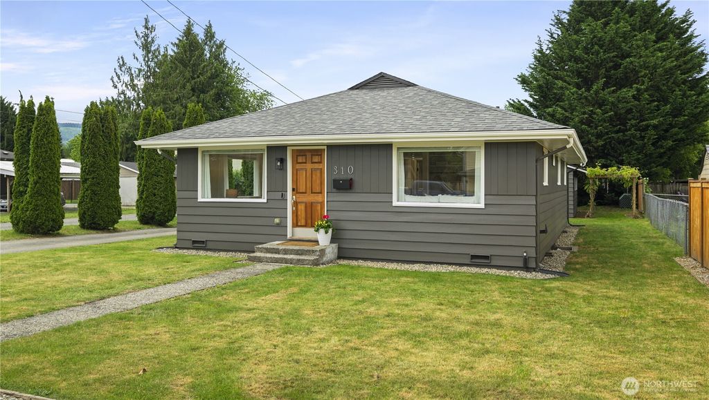 Photo of 310 Powell Street, Monroe, WA 98272 (MLS # 2529453)